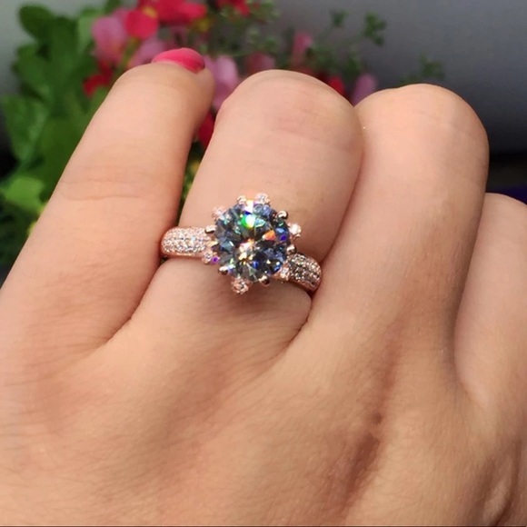 （size 7）18k rose gold engagement ring - Picture 3 of 3